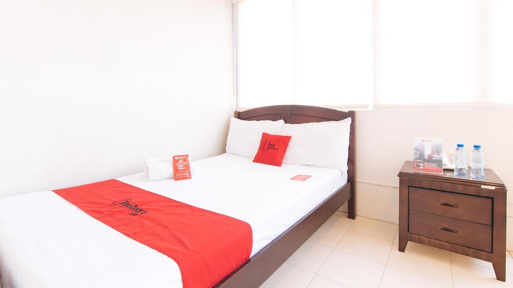 Reddoorz Plus @ E Rodriguez Corner Banawe Quezon City Exterior photo