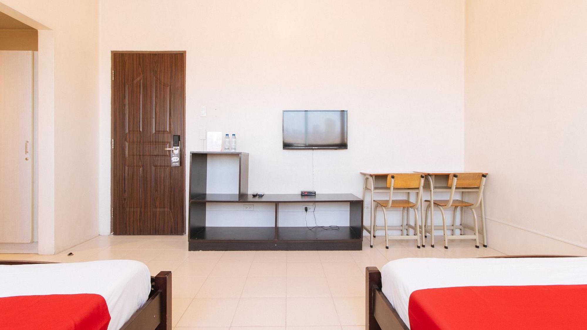 Reddoorz Plus @ E Rodriguez Corner Banawe Quezon City Exterior photo