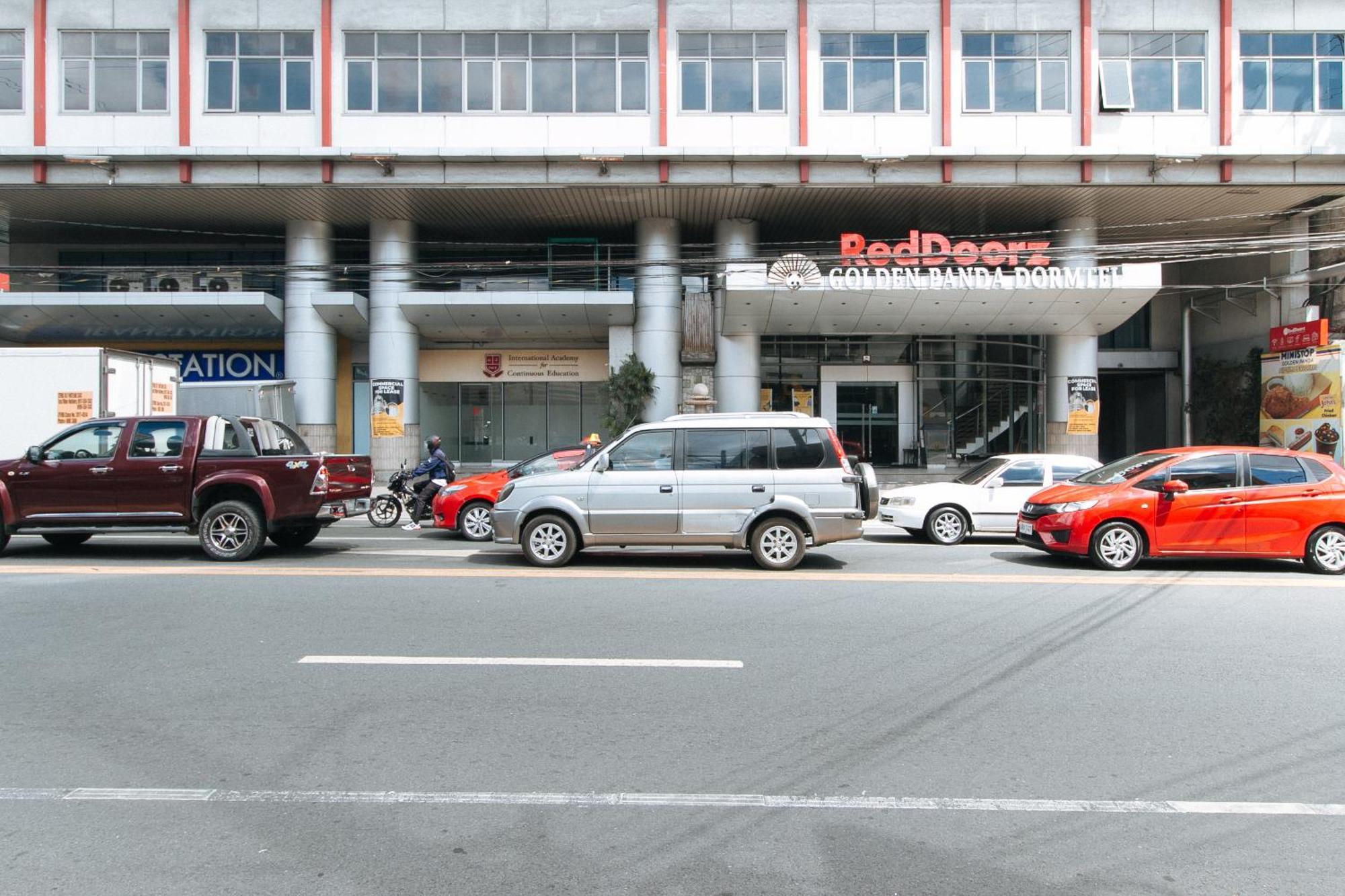 Reddoorz Plus @ E Rodriguez Corner Banawe Quezon City Exterior photo